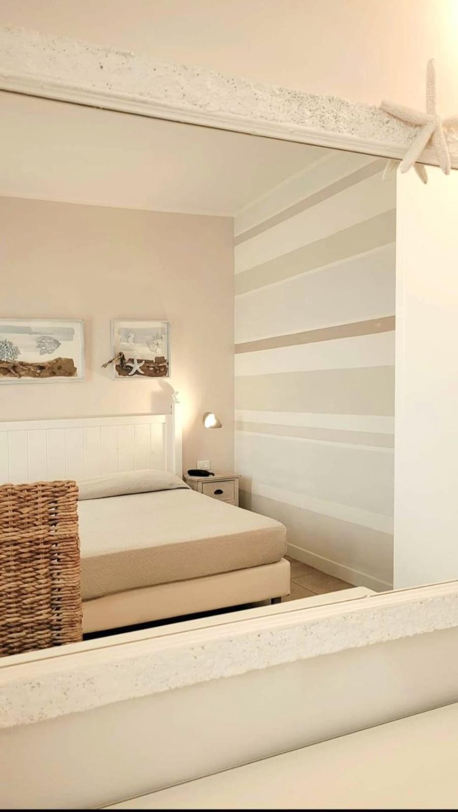 Hotel Acquamarina Донналуката Екстер'єр фото